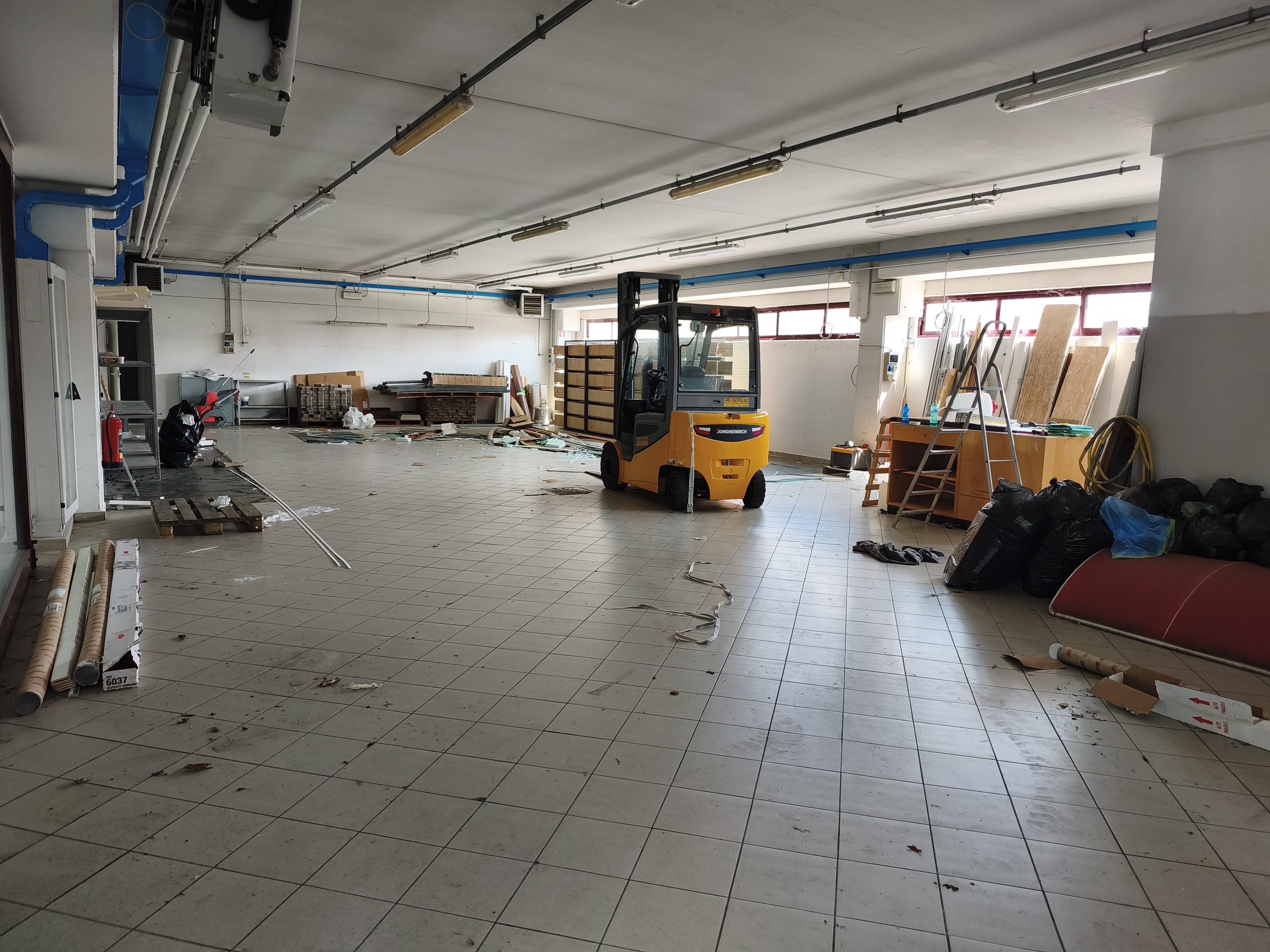 Via Modena 267 – Piano terra e area operativa – foto 1