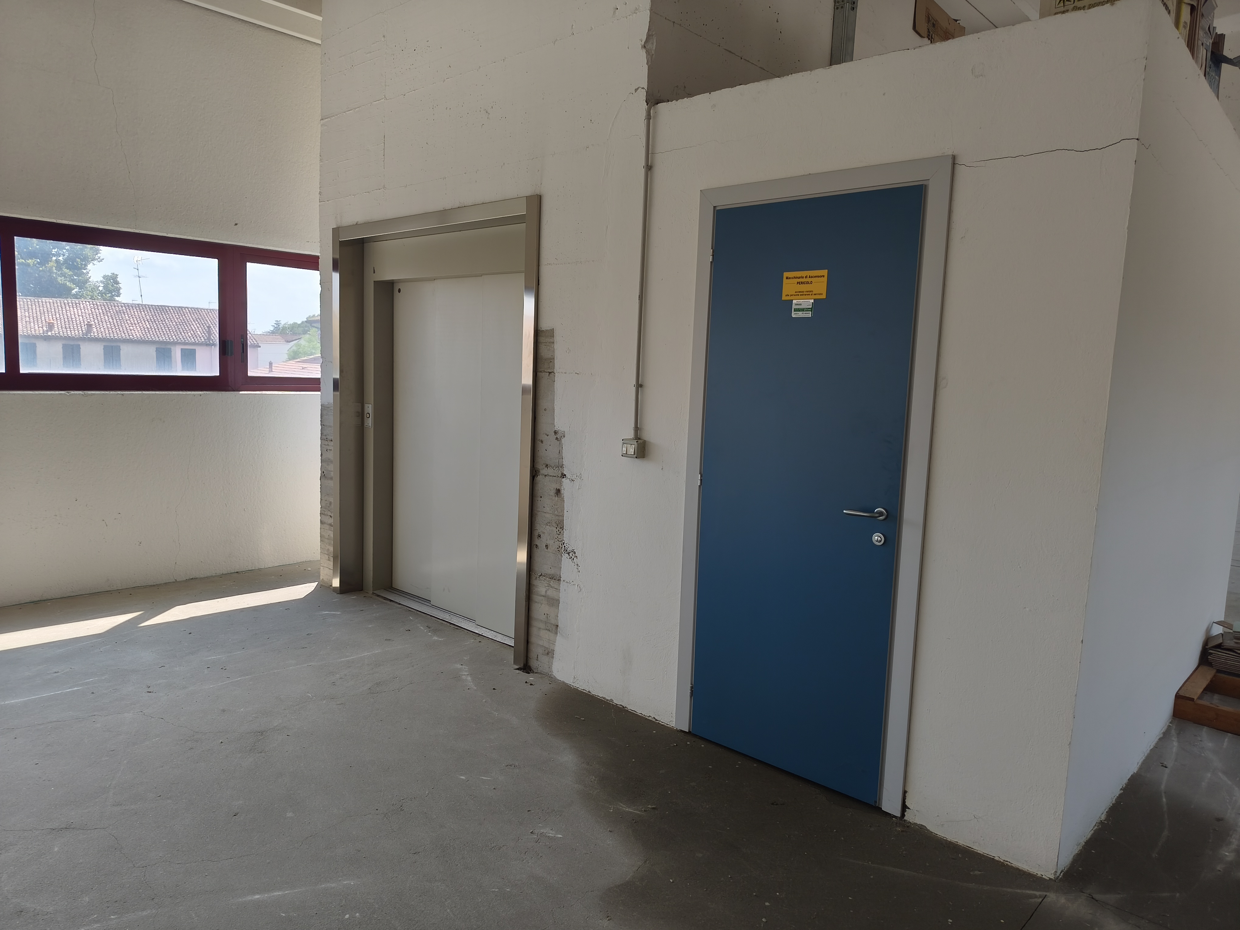 Via Modena 267 – Scala, ascensore e collegamenti – foto 2