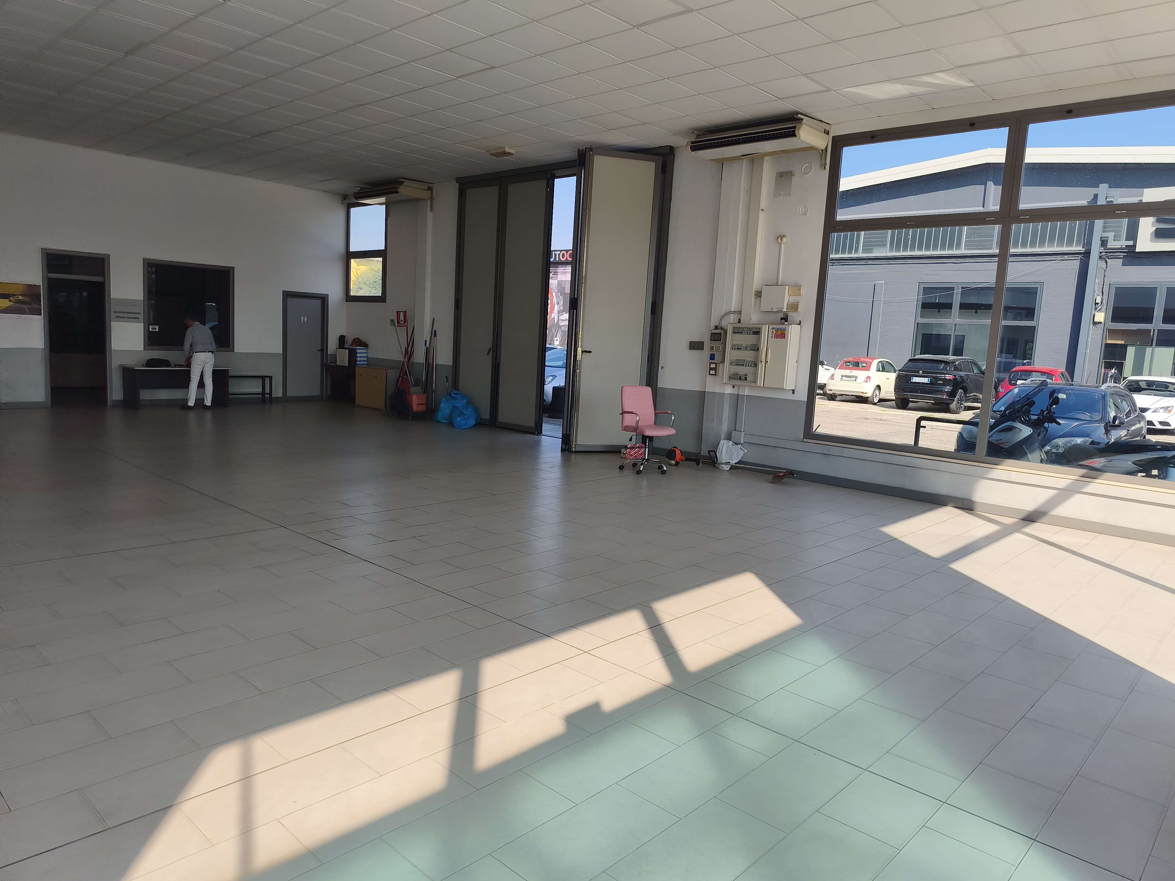 Via Eridano 7 – Showroom e area espositiva – foto 3