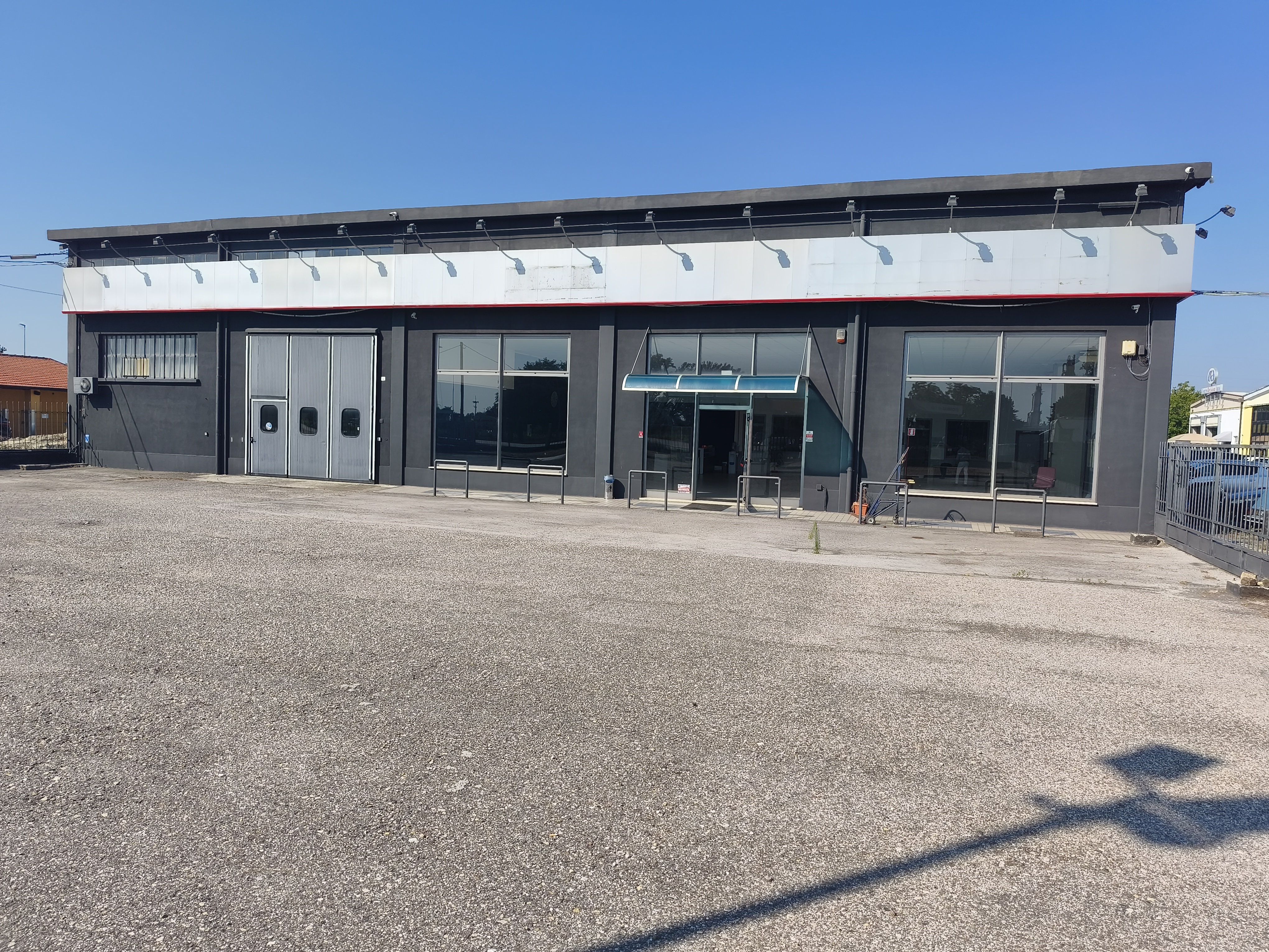 Via Eridano 7 – Esterni, facciata e parcheggio – foto 3